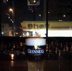 いまここで飲んでます☆