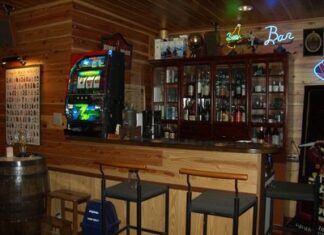 ホームバーにて