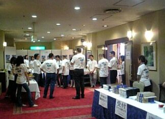 本番開始前の、スタッフ最終ミーティング!