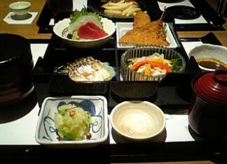 へぇー!銀座でのランチ!!(._.)