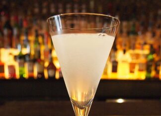 今宵の一杯「ホワイト・レディ」 東京・国立「Bar Gemstone」高野 亮さん