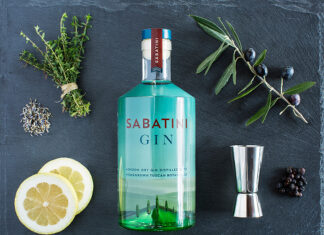 トスカーナ州の自社敷地内で育つボタニカルだけを使用した『サバティーニ ジン』遂に発売開始!