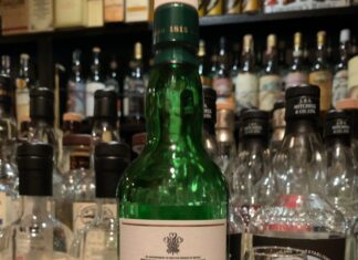 ニューリリース:ラフロイグ 30年 オフィシャル “イアンハンター・ストーリー, ブック1” 46.7%