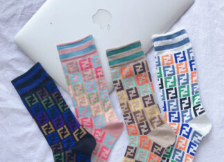 フェンディソックスとヘアバンドとFendi服おしゃれ