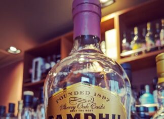 店は夜更け過ぎに