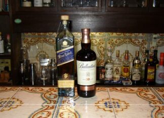 バランタイン、ジョニ青