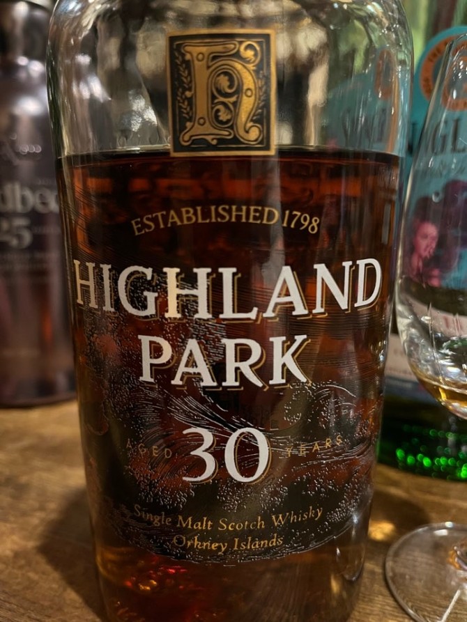 【空き瓶】ハイランドパーク 30年 スリーリバース ハイランドパーク 30年 オフィシャル 43% - sakedori